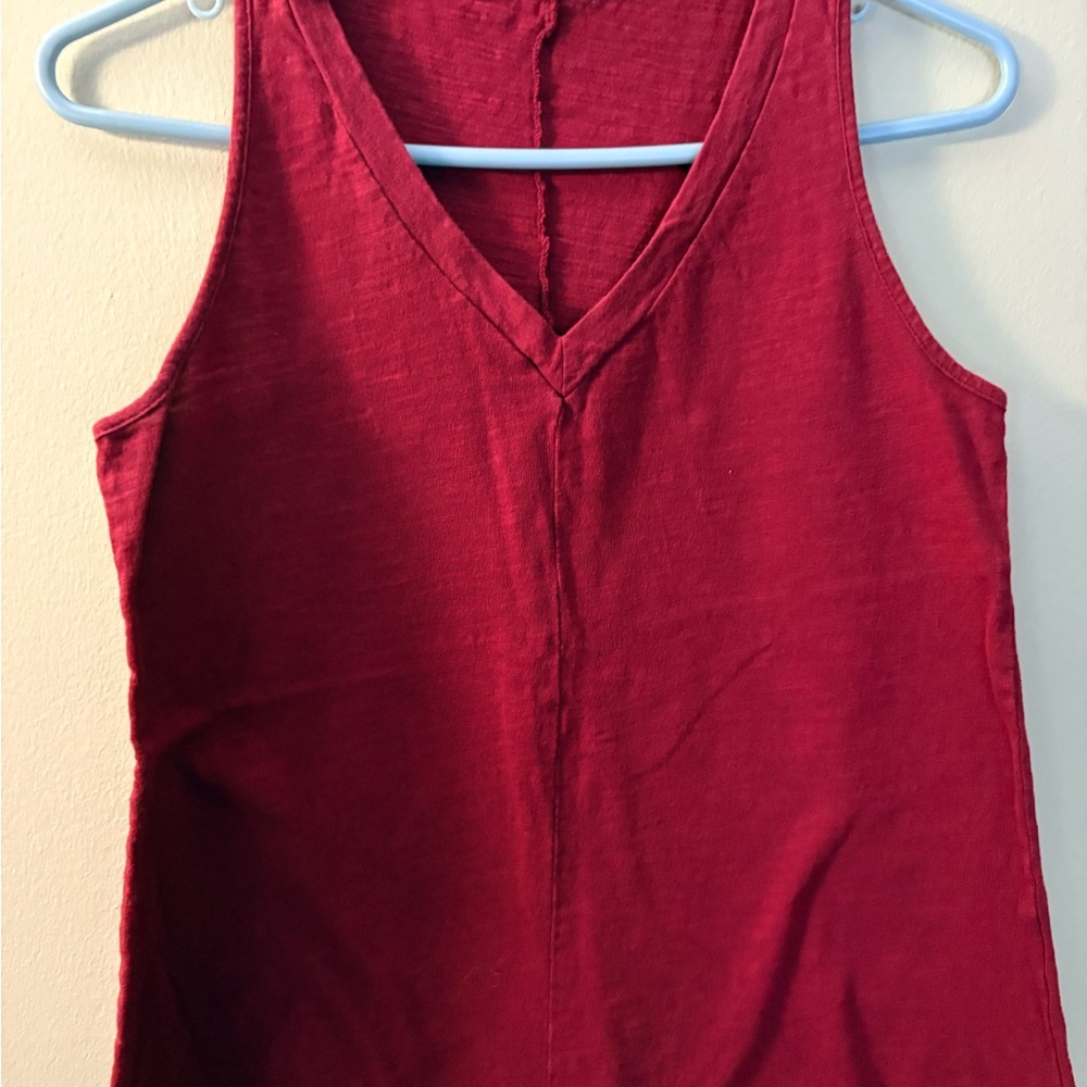 Women's Red v-neck Sleeveless tank Top